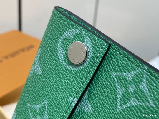 Holder Card Necklace-7.6*10*0.5CM VUITTON LOUIS 0101